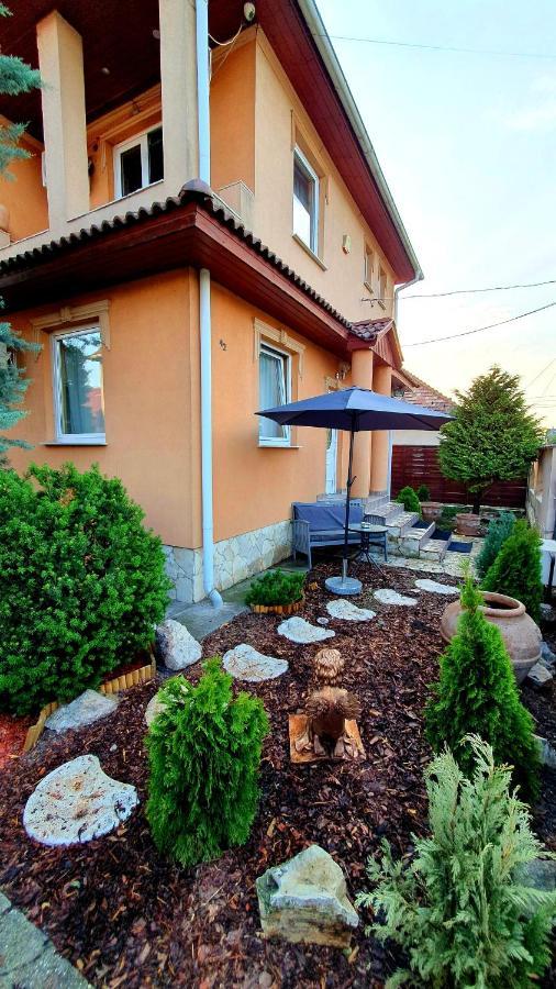 Airport Luxury Apartman 42 Vecsés Exteriör bild