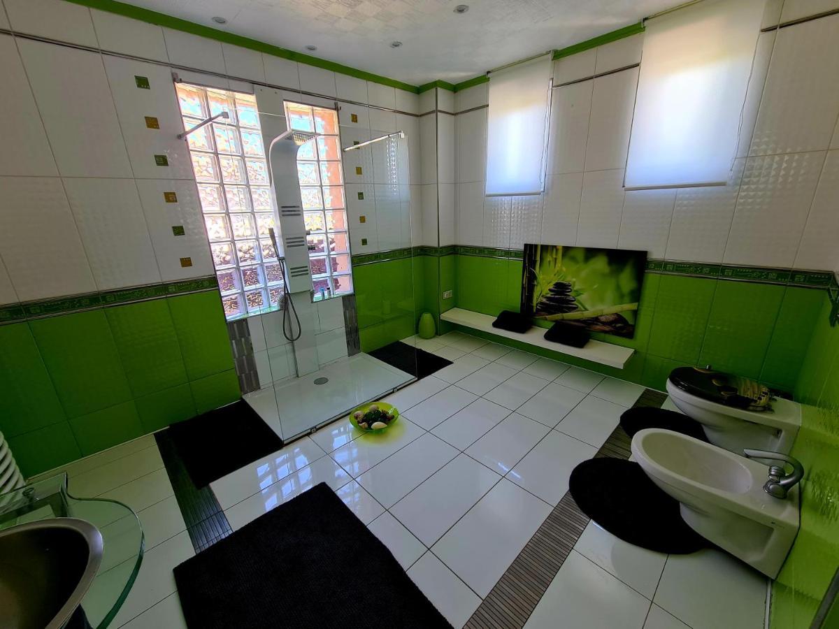 Airport Luxury Apartman 42 Vecsés Exteriör bild