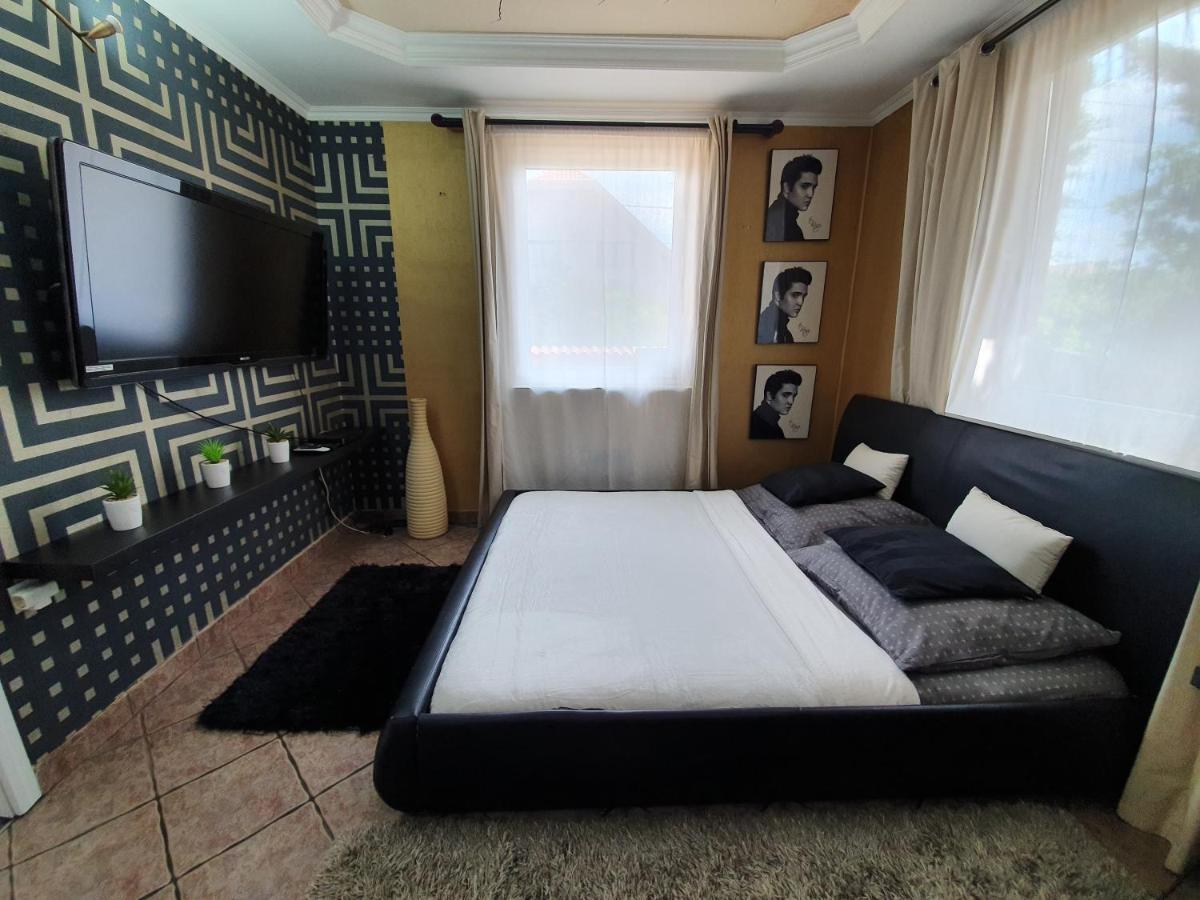 Airport Luxury Apartman 42 Vecsés Exteriör bild